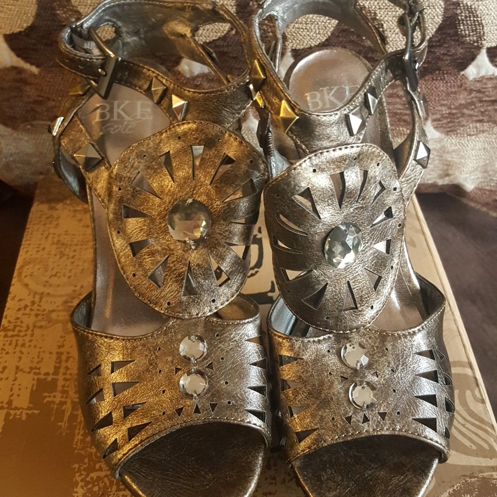 Ladies heels size 8